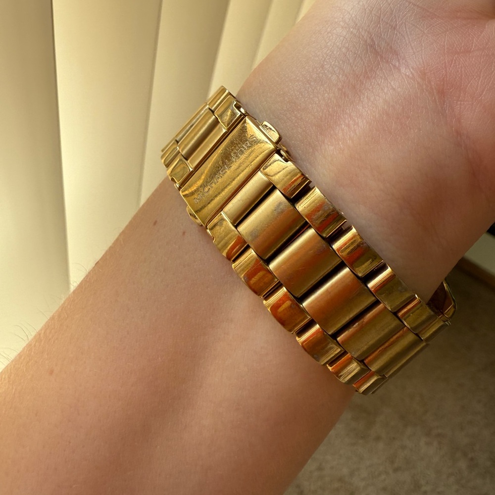 Michael Kors Bradshaw Watch - Picture 4 of 8